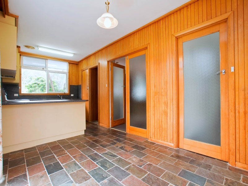 8 Wallace Avenue, Frankston VIC 3199