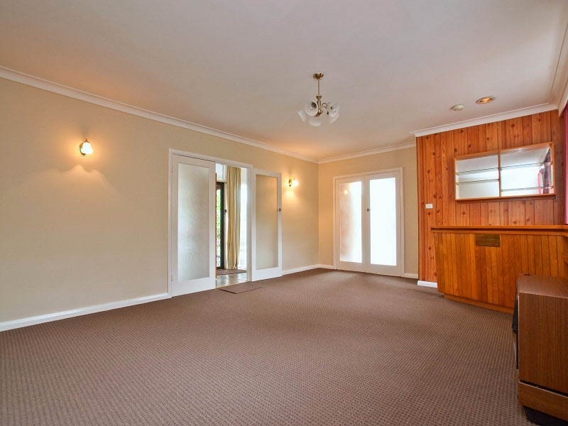 8 Wallace Avenue, Frankston VIC 3199