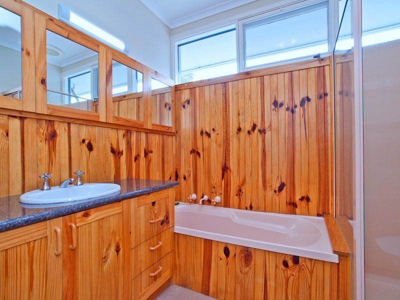 8 Wallace Avenue, Frankston VIC 3199