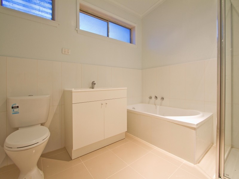 34 Whitewood Street, Frankston North VIC 3200