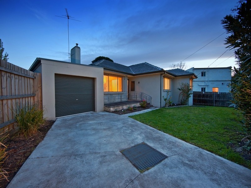 4 Cassia Grove, Frankston VIC 3199