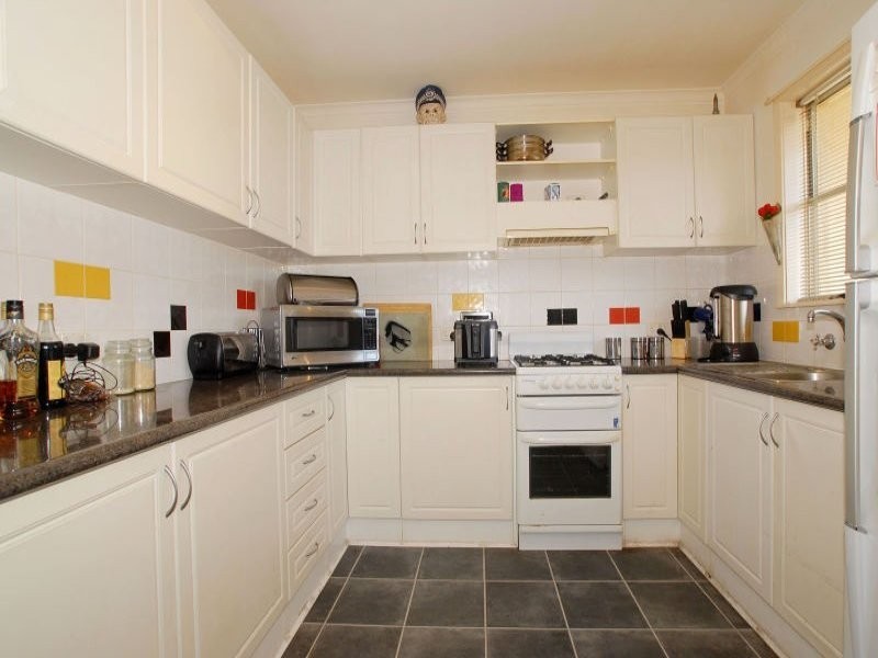 2 Telopea Crescent, Frankston North VIC 3200