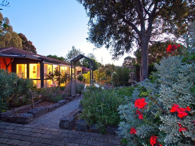 2 Helena Court, Frankston VIC 3199