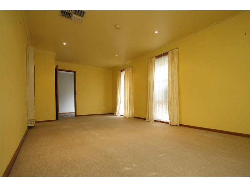 112 Rosemary Crescent, Frankston North VIC 3200