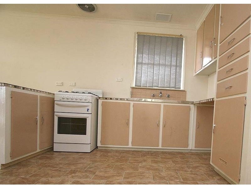 16 Gardenia Crescent, Frankston North VIC 3200