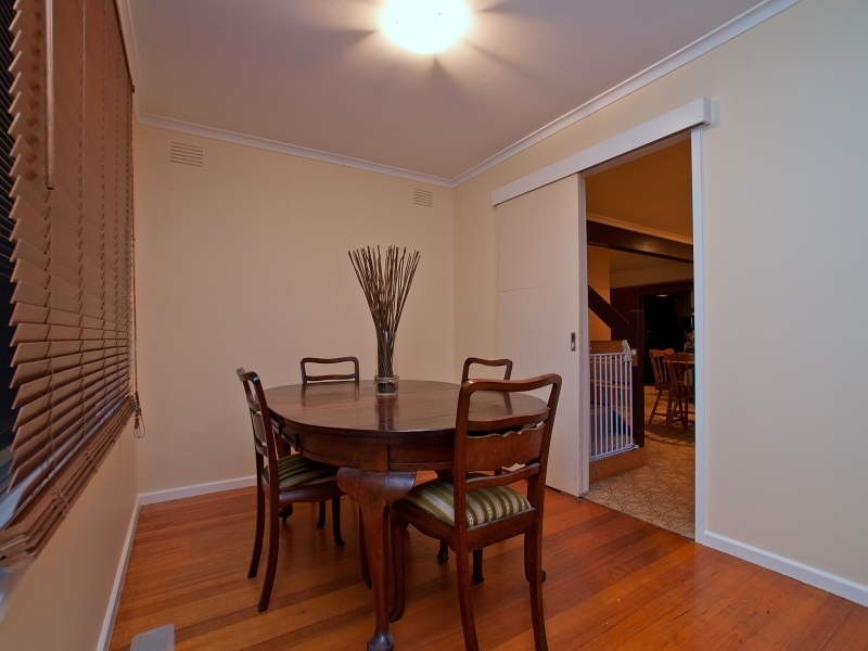 1 Emerson Close, Frankston VIC 3199