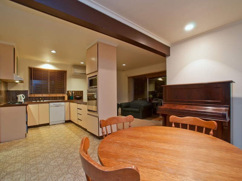 1 Emerson Close, Frankston VIC 3199