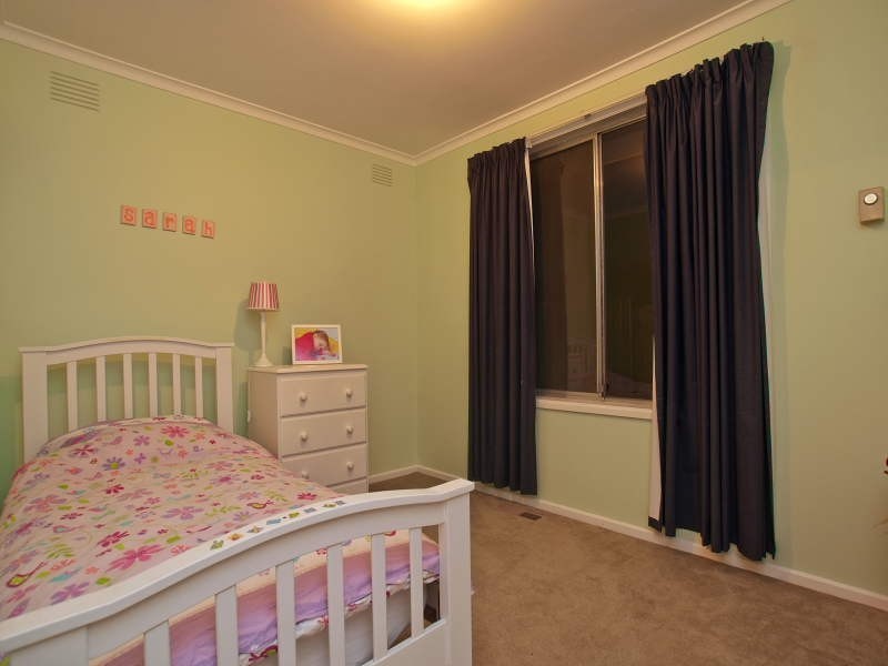 1 Emerson Close, Frankston VIC 3199