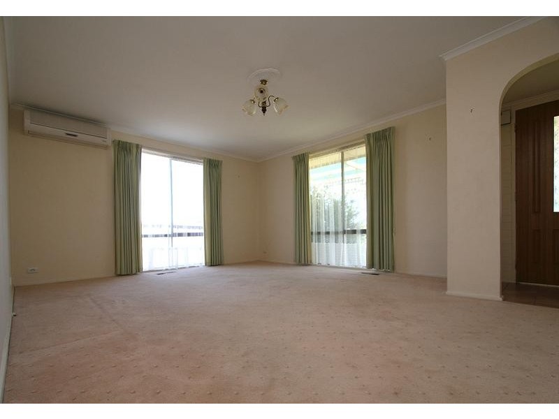 21 Bundy Court, Frankston North VIC 3200