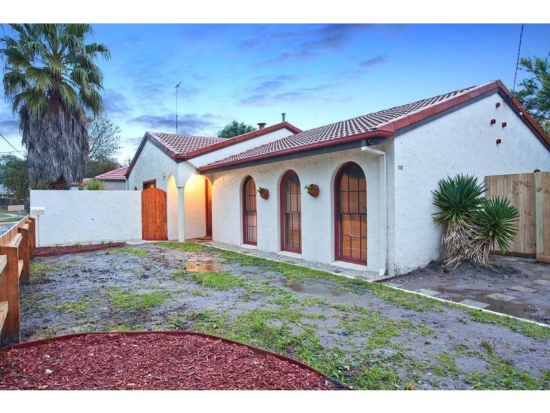 110 Hillcrest Road, Frankston VIC 3199
