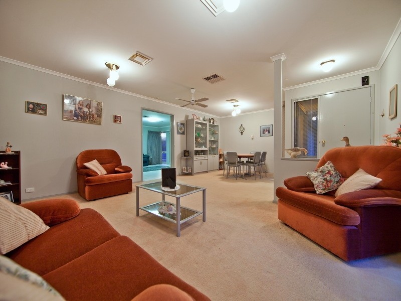 14 Bokissa Drive, Frankston VIC 3199