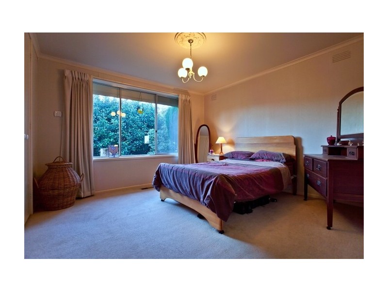 8 Viola Court, Frankston VIC 3199