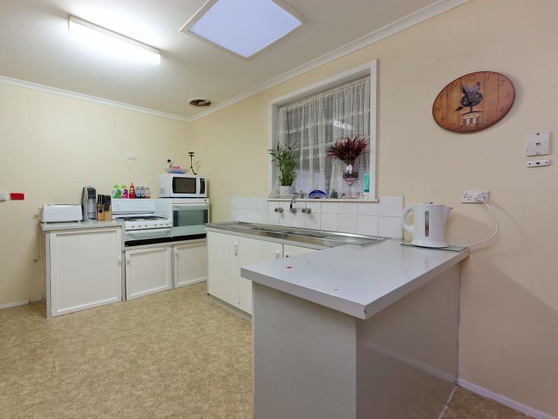 35 Honeysuckle Street, Frankston North VIC 3200