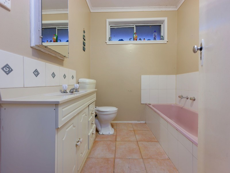 35 Honeysuckle Street, Frankston North VIC 3200