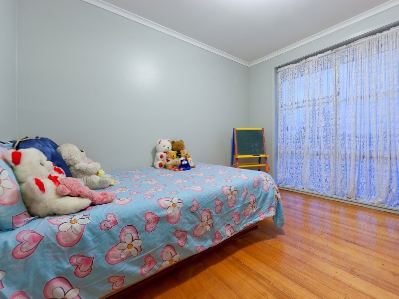 35 Honeysuckle Street, Frankston North VIC 3200