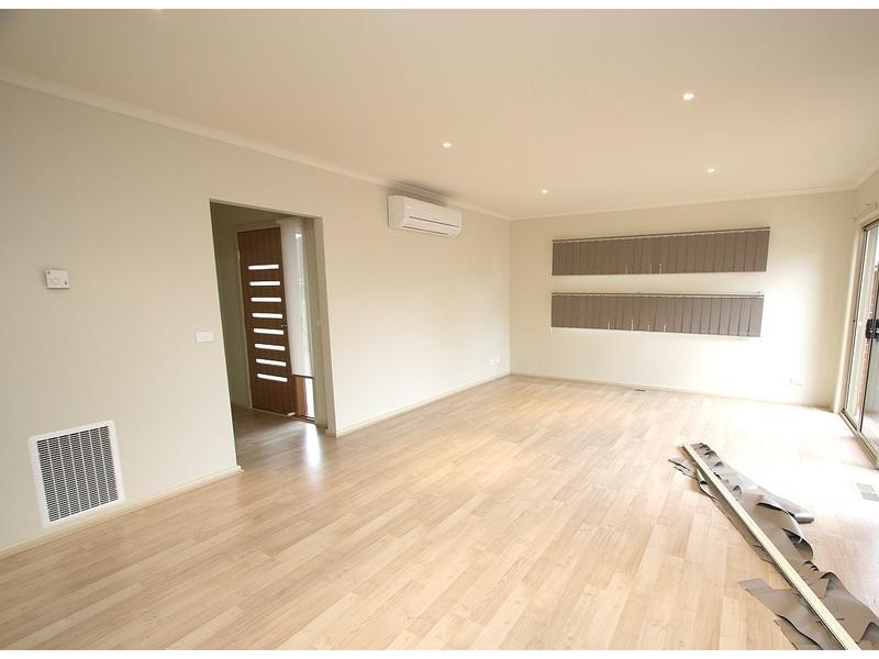 2/5 Heath Avenue, Frankston VIC 3199