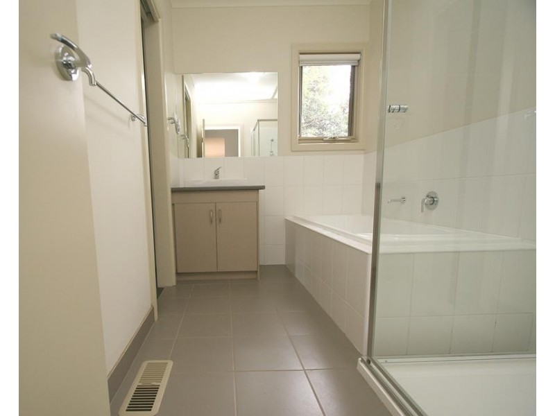 2/5 Heath Avenue, Frankston VIC 3199