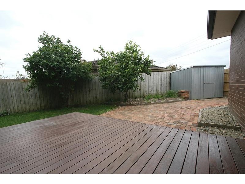 1 Emerson Close, Frankston VIC 3199