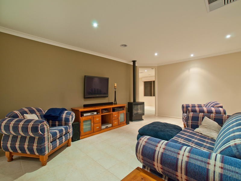 152 Gamble Road, Skye VIC 3977