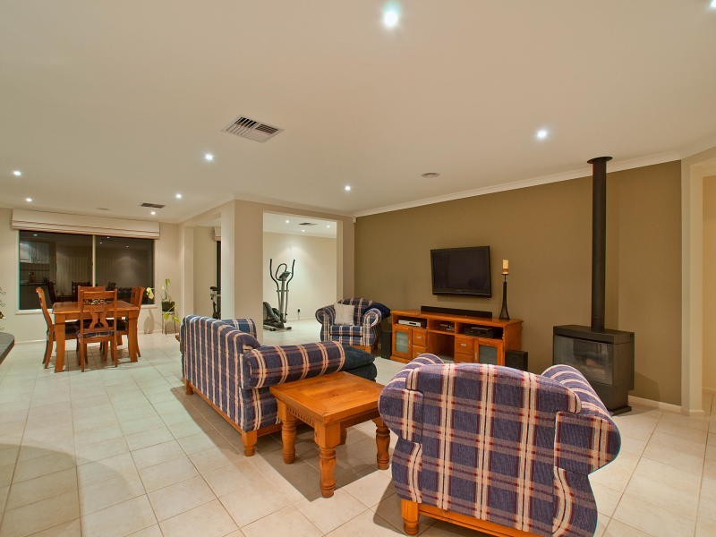 152 Gamble Road, Skye VIC 3977