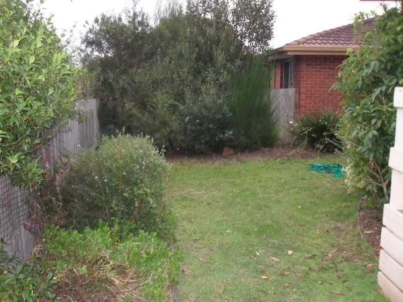 2/15 Napier Street, Mornington VIC 3931