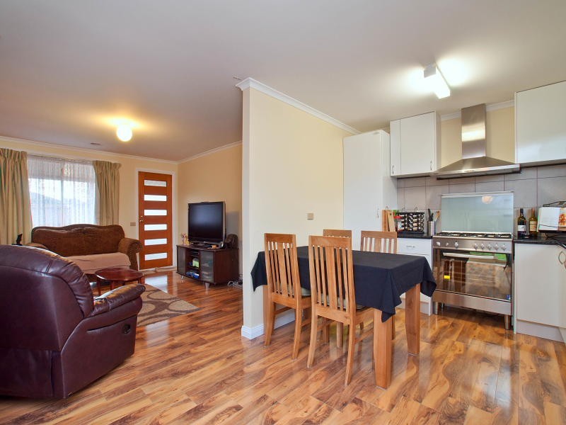 2/14 Spring Street, Hastings VIC 3915