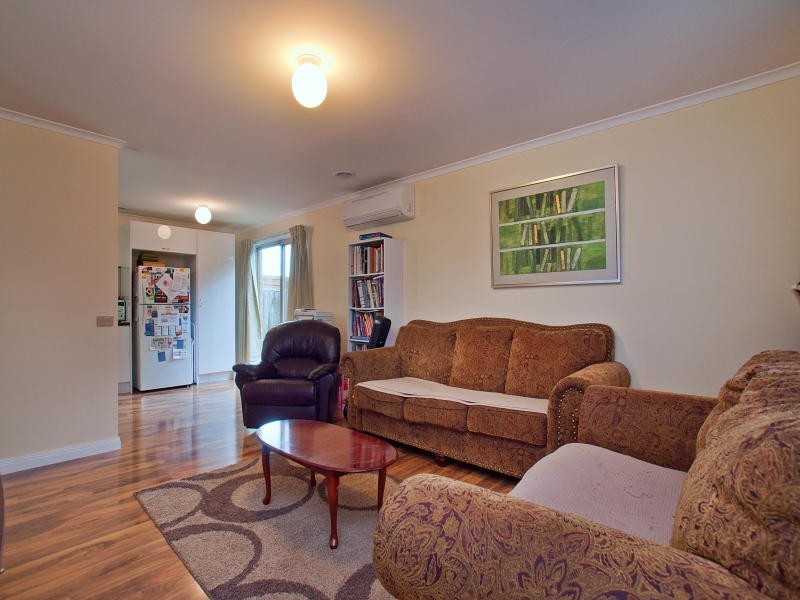 2/14 Spring Street, Hastings VIC 3915