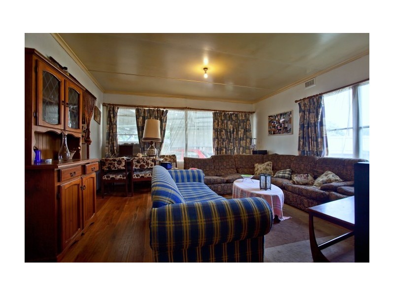 10 Candlebark Crescent, Frankston North VIC 3200