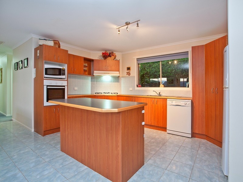 17 Postregna Way, Skye VIC 3977