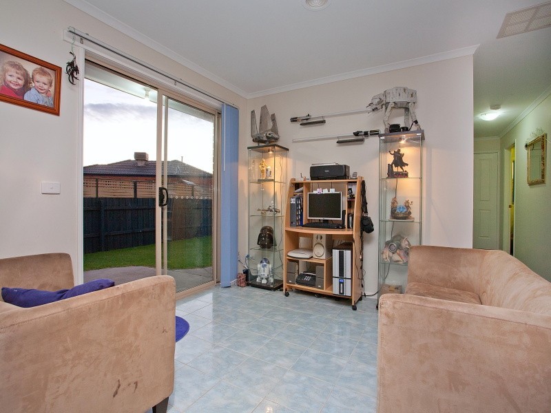 17 Postregna Way, Skye VIC 3977
