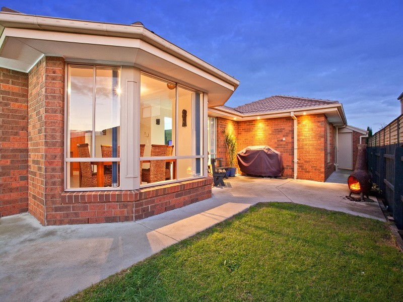 17 Postregna Way, Skye VIC 3977