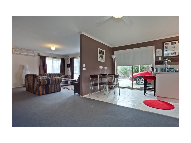 76 Greenwood Drive, Carrum Downs VIC 3201