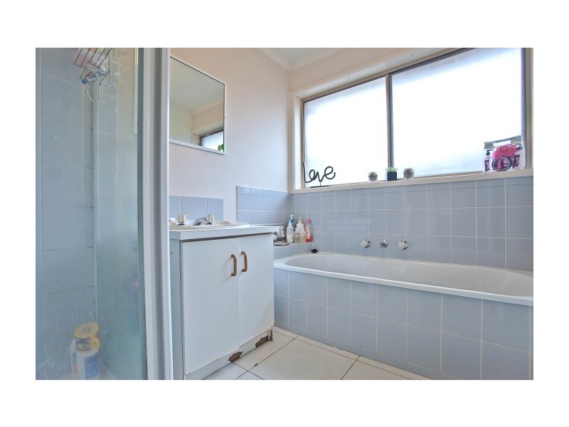 76 Greenwood Drive, Carrum Downs VIC 3201