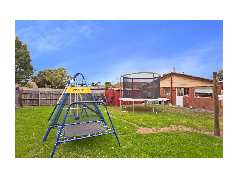 76 Greenwood Drive, Carrum Downs VIC 3201