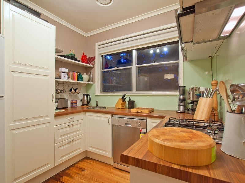 16 Armata Crescent, Frankston North VIC 3200