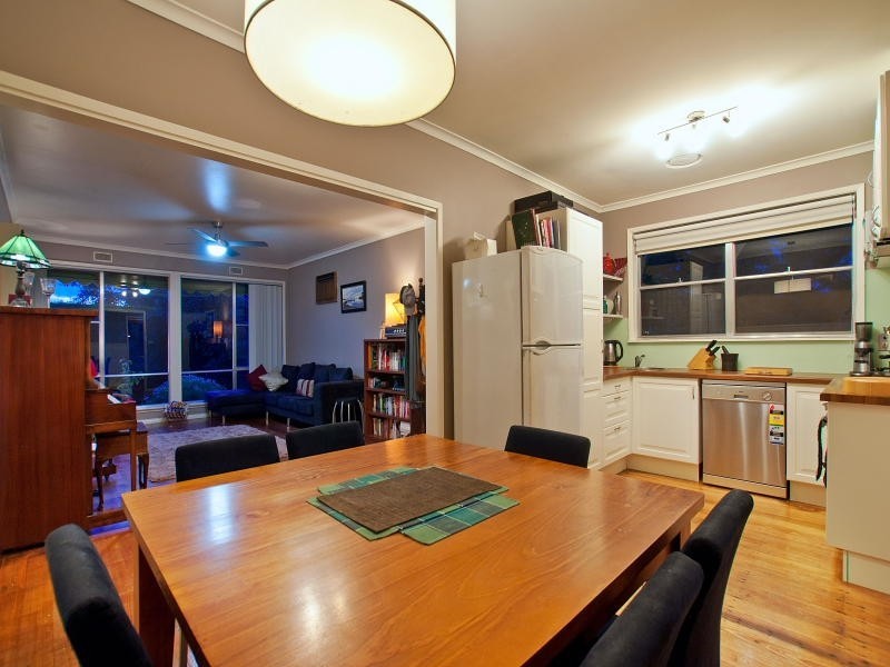 16 Armata Crescent, Frankston North VIC 3200