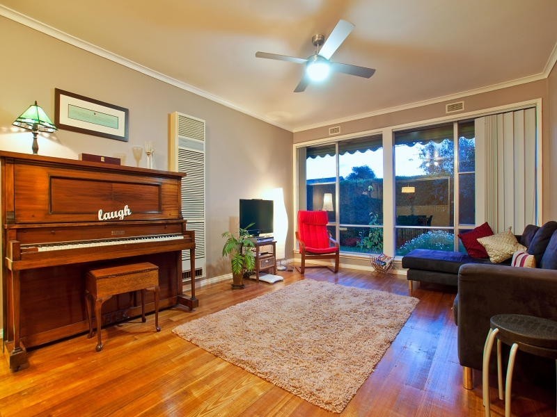 16 Armata Crescent, Frankston North VIC 3200