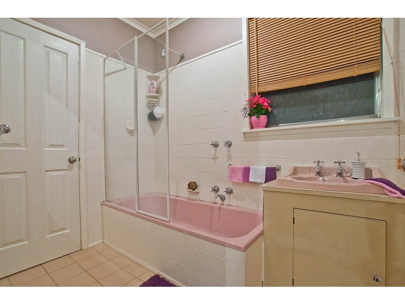 16 Armata Crescent, Frankston North VIC 3200