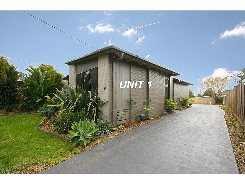 2/37 Bouvardia Crescent, Frankston North VIC 3200