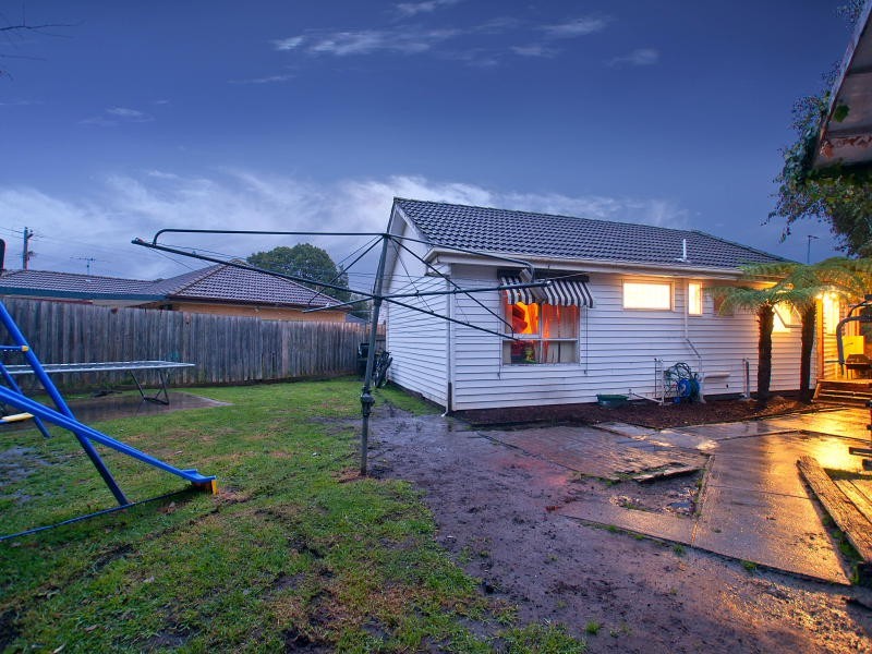 2 Coral Street, Frankston VIC 3199