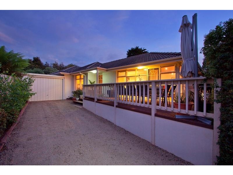 10 Tara Drive, Frankston South VIC 3199