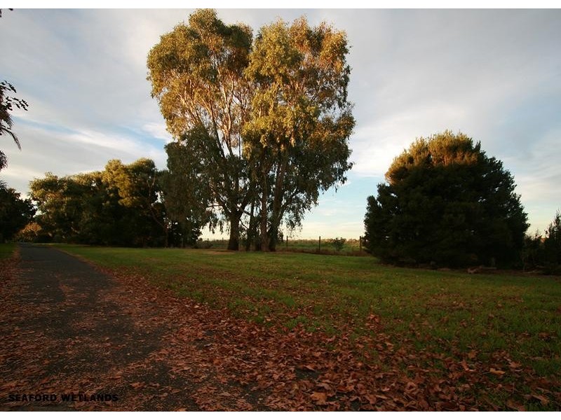 11 Mona Avenue, Seaford VIC 3198