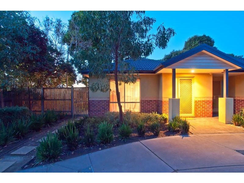 1/2 Campbell Street, Frankston VIC 3199