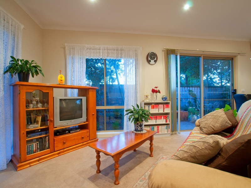 1/2 Campbell Street, Frankston VIC 3199