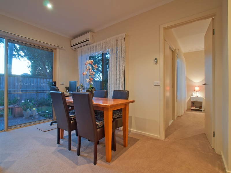 1/2 Campbell Street, Frankston VIC 3199
