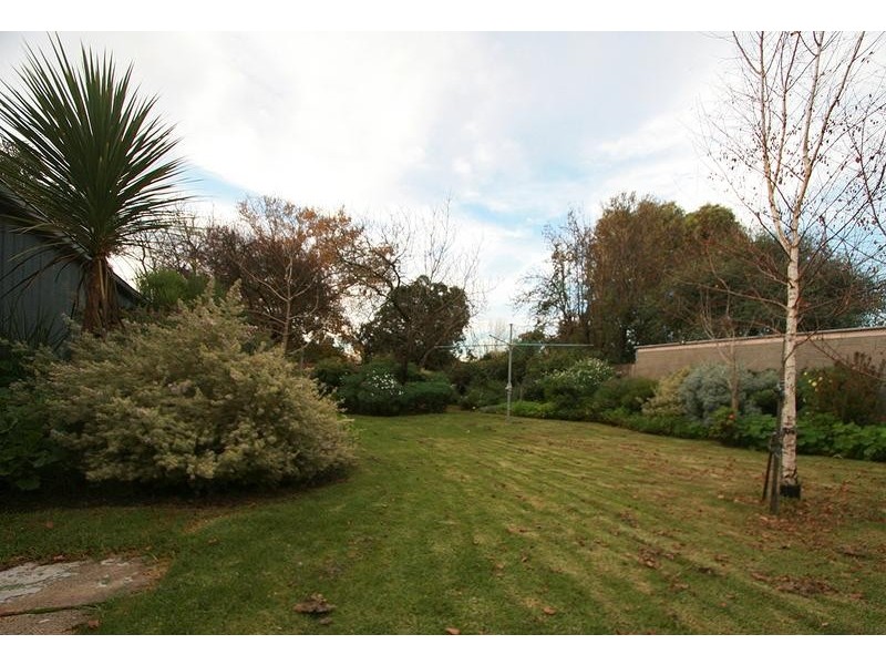 11 Mona Street, Seaford VIC 3198