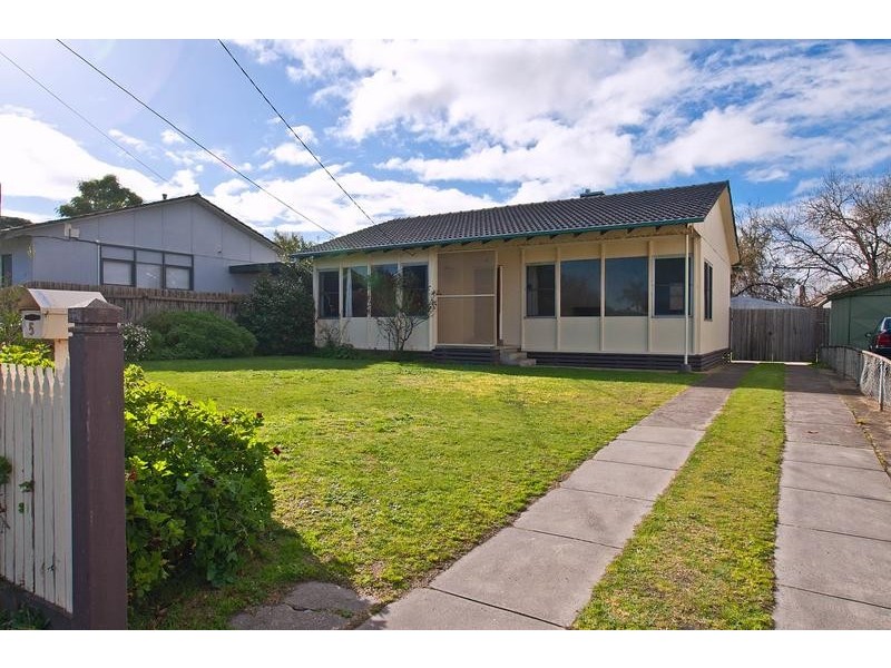 5 Burdett Street, Frankston North VIC 3200