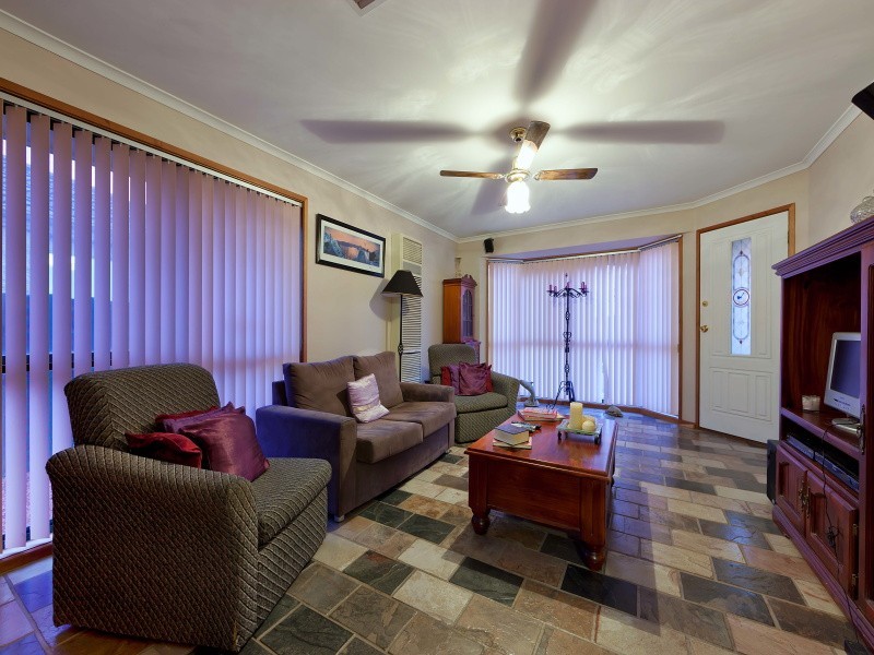 16 Woodvale Drive, Carrum Downs VIC 3201