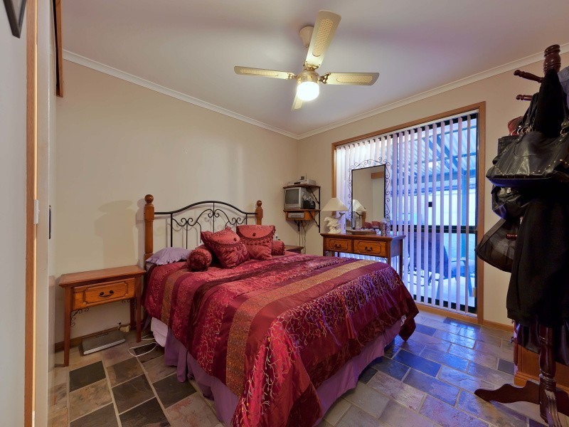 16 Woodvale Drive, Carrum Downs VIC 3201