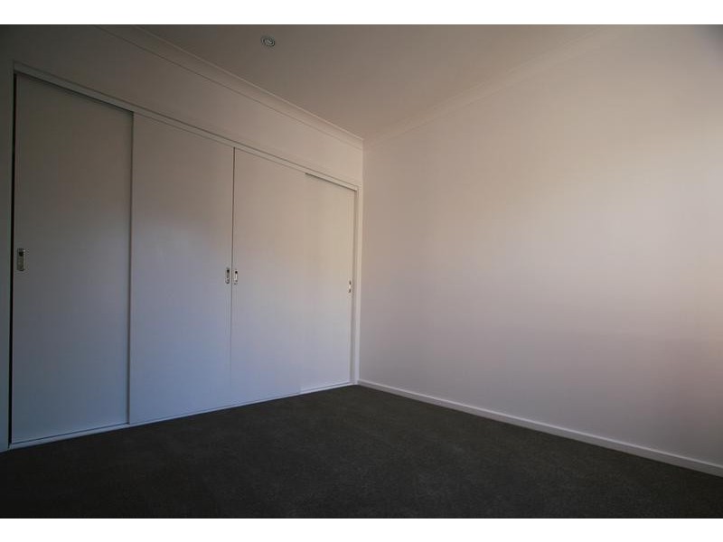 2/30 Gairloch Drive, Frankston VIC 3199